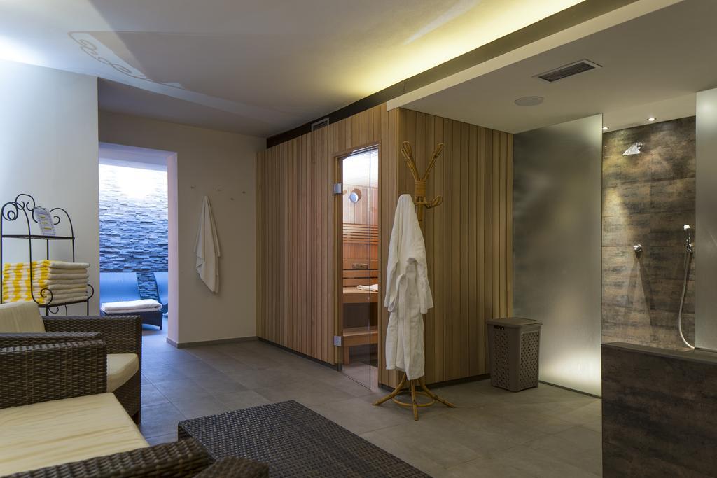 Hotel Krondlhof Brunico Exteriér fotografie